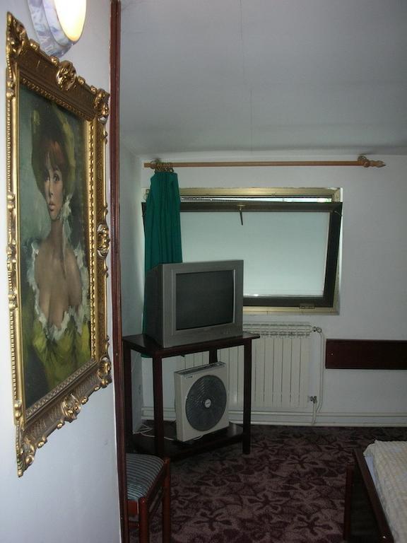 Guest House Gaja نوفي ساد الغرفة الصورة