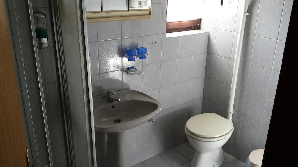 Guest House Gaja نوفي ساد الغرفة الصورة