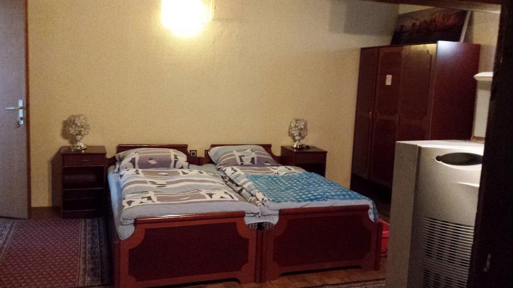 Guest House Gaja نوفي ساد الغرفة الصورة